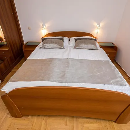 Crnekovic I Zarok * Baska (Krk)