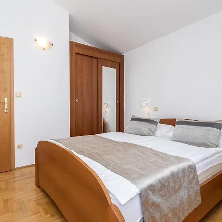 Crnekovic I Zarok Apartment *