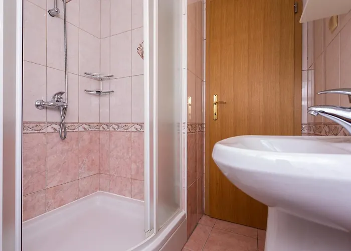 Crnekovic I Zarok Apartmán *